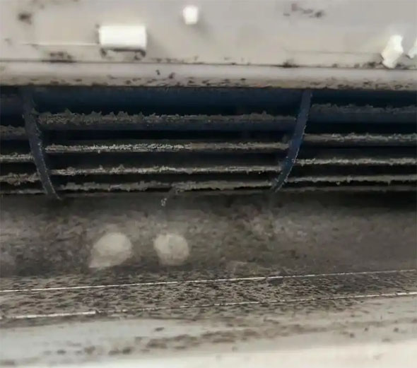 定远空调吹的风有股烧焦味是怎么回事